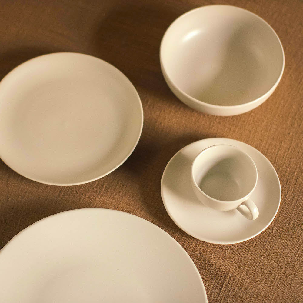 A timeless design dinnerware set that serves the perfect backdrop for all your favorite recipes. Available in the Philippines.