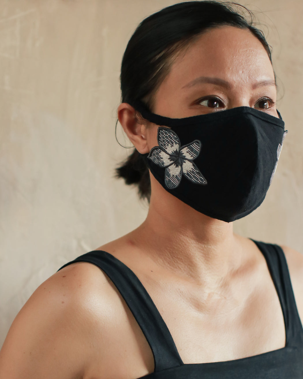 Olivia Embroidered Care Mask - Black