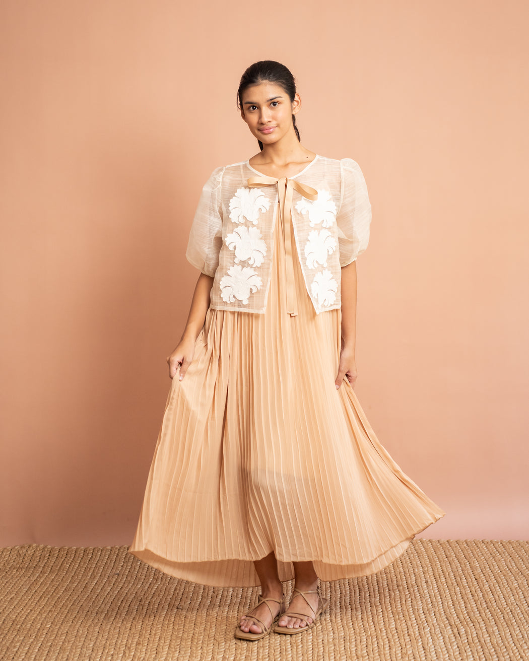 Cristalle Piña Puff-Sleeve Jacket with Embroidered Hablon Appliques