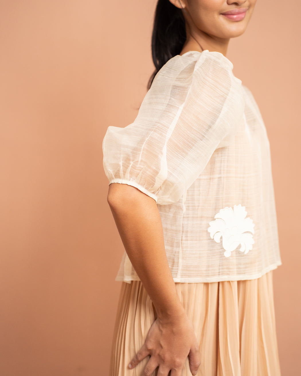 Cristalle Piña Puff-Sleeve Jacket with Embroidered Hablon Appliques