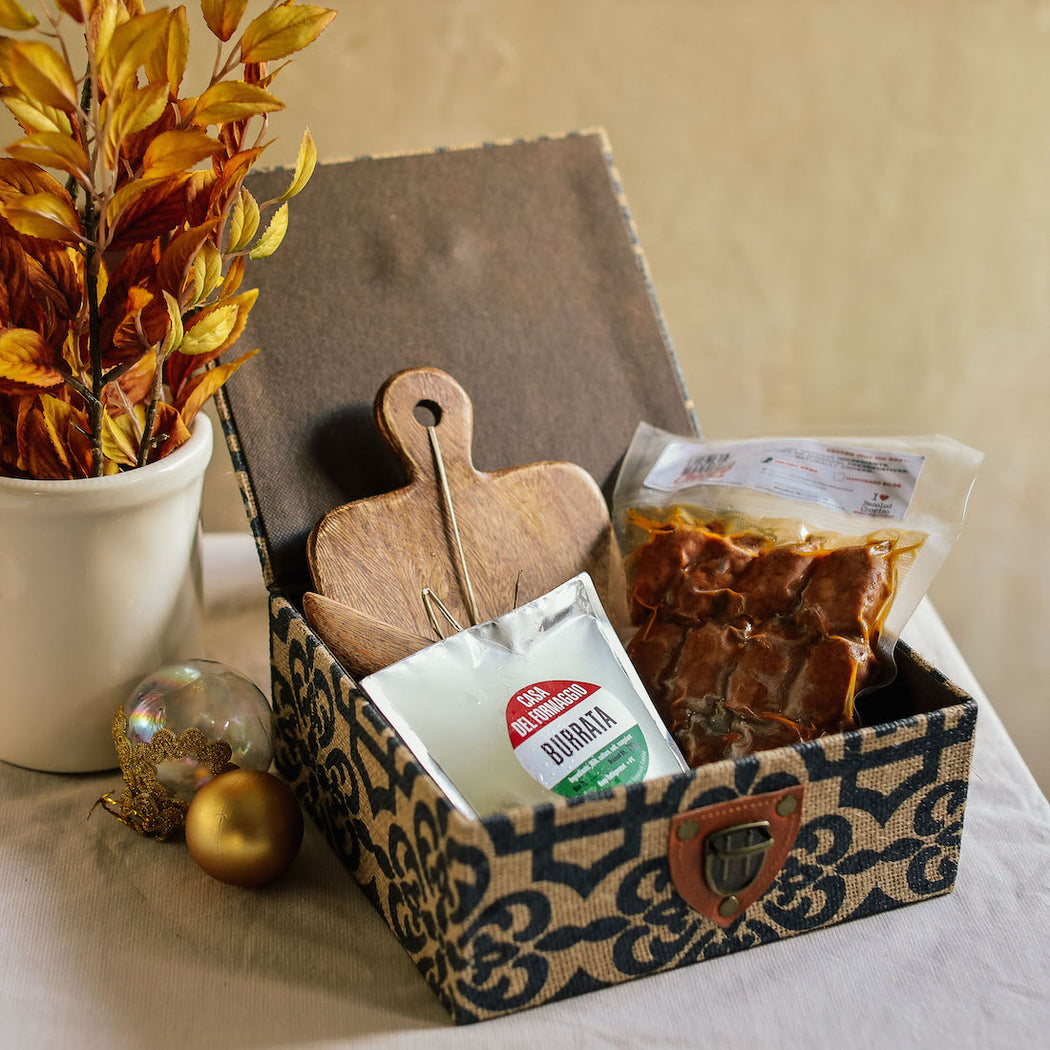 Gourmet Finds Holiday Gift Basket - Spanish Tile